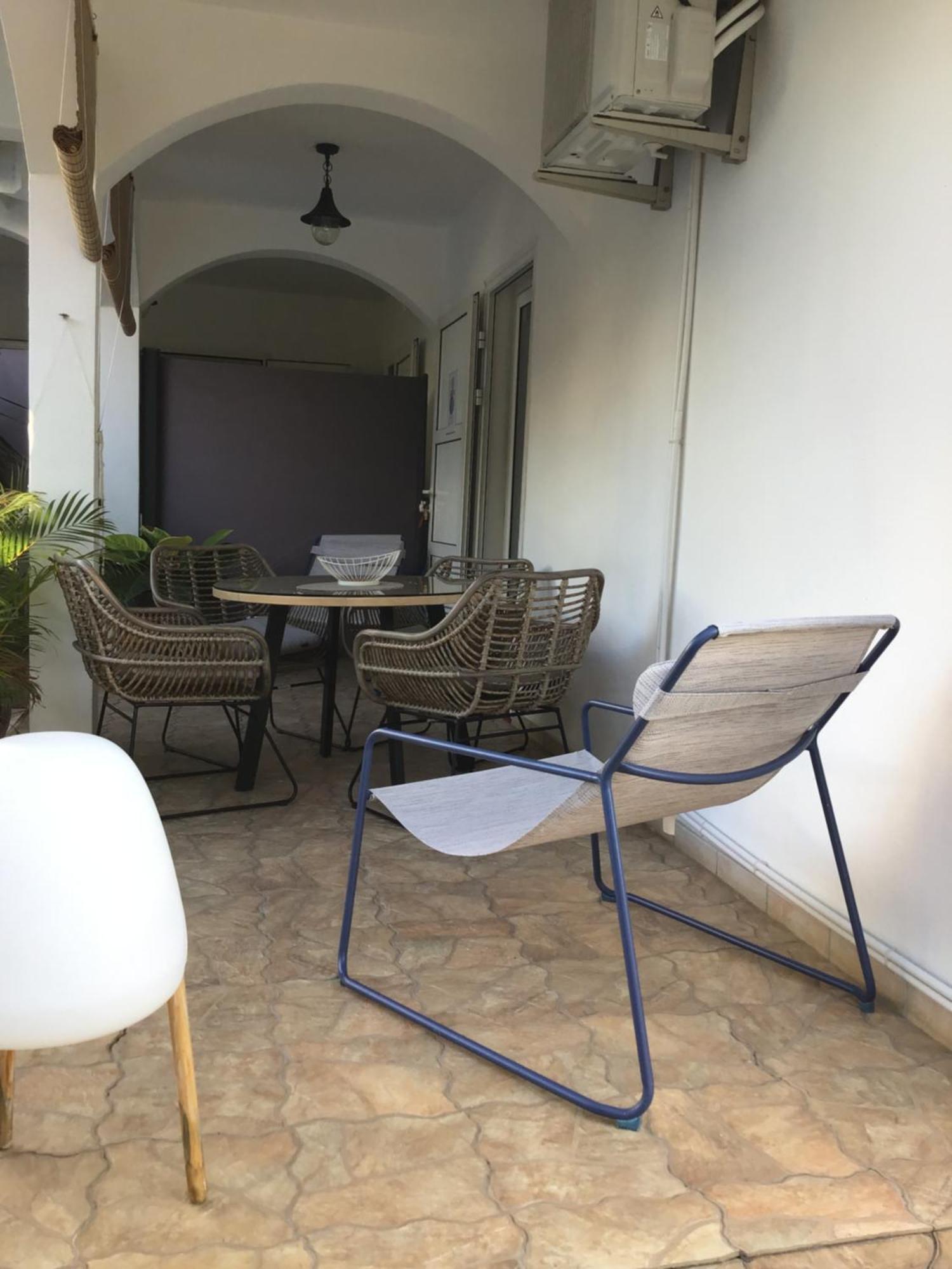 Studio Cosy Avec Piscine Dans Une Villa Сен Дьони Екстериор снимка