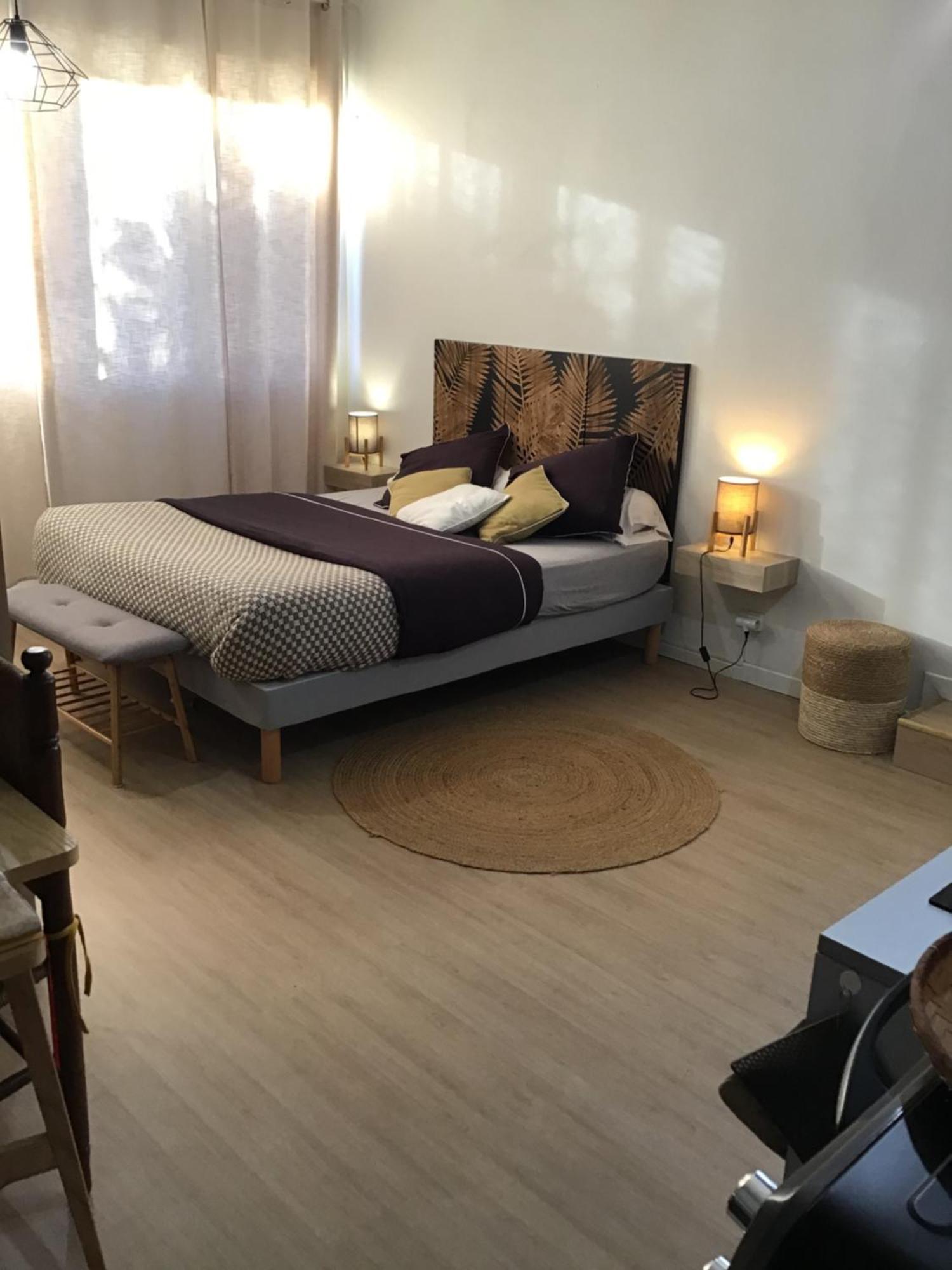 Studio Cosy Avec Piscine Dans Une Villa Сен Дьони Екстериор снимка