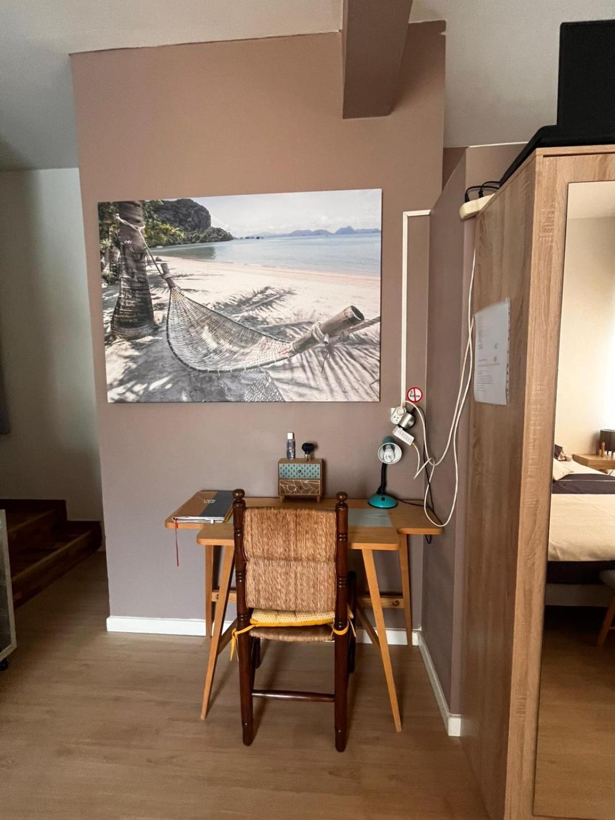 Studio Cosy Avec Piscine Dans Une Villa Сен Дьони Екстериор снимка