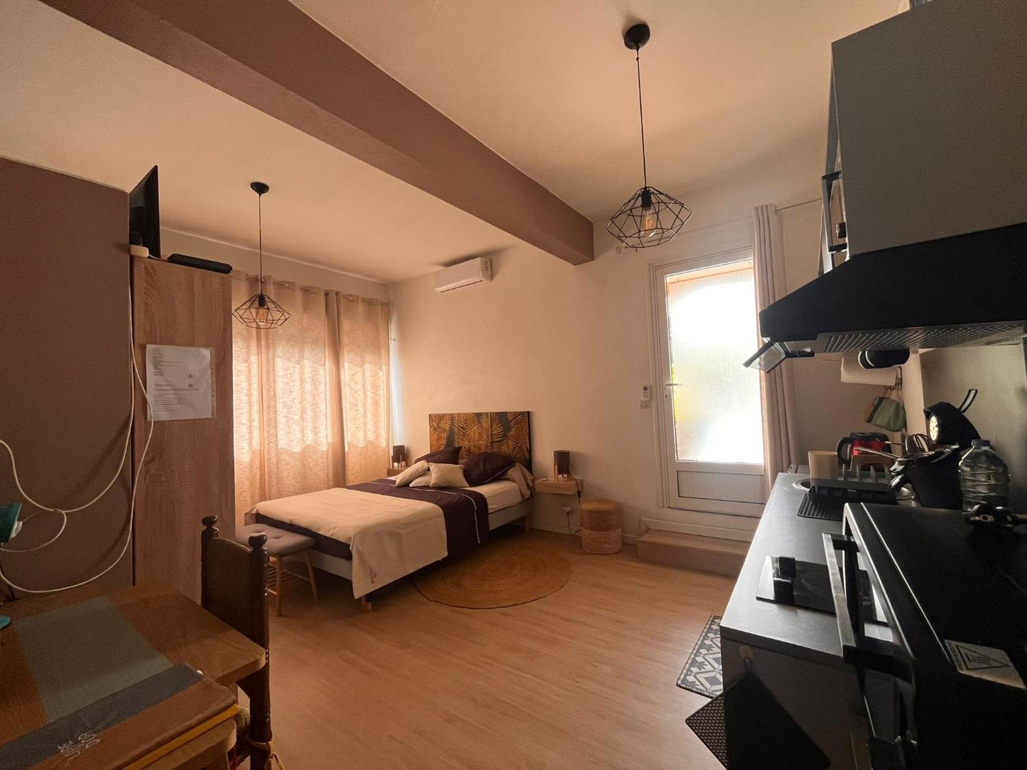 Studio Cosy Avec Piscine Dans Une Villa Сен Дьони Екстериор снимка